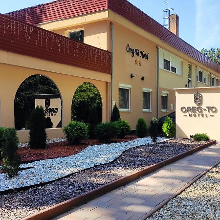 Öreg-tó Hotel és Rendezvénytér Tata Esterno foto