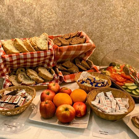 Öreg-tó Hotel és Rendezvénytér Tata Esterno foto