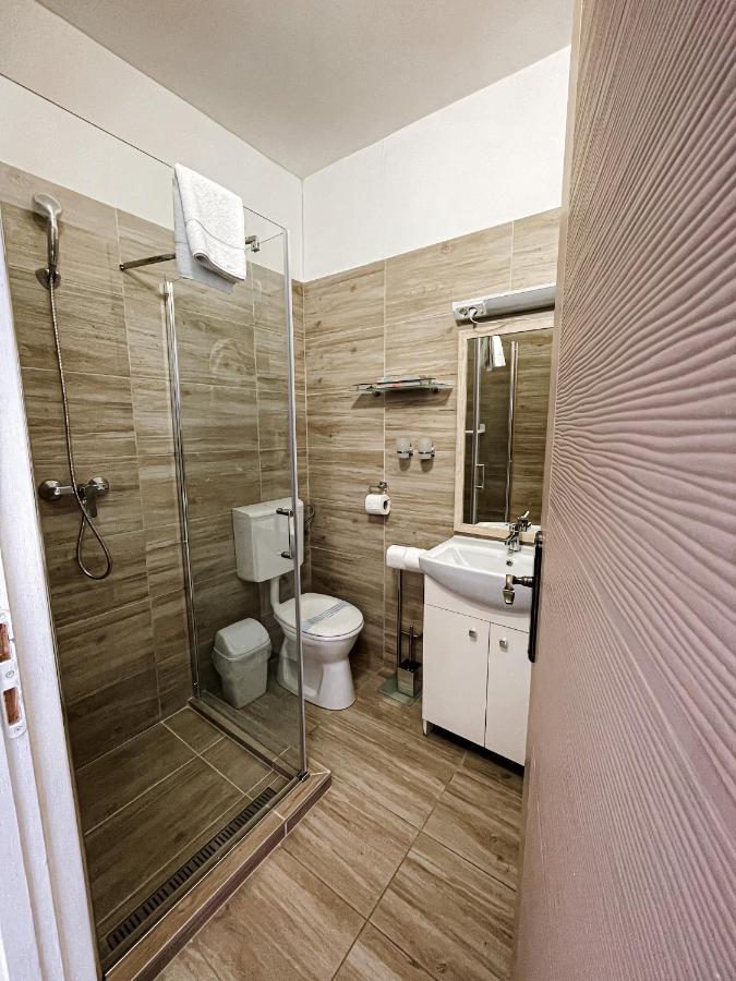 Öreg-tó Hotel és Rendezvénytér Tata Esterno foto
