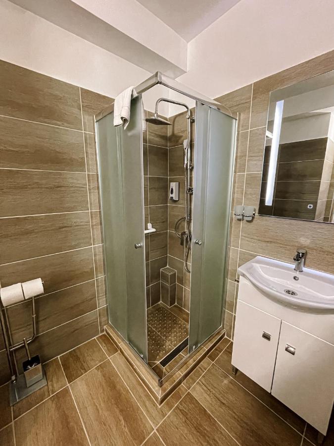 Öreg-tó Hotel és Rendezvénytér Tata Esterno foto