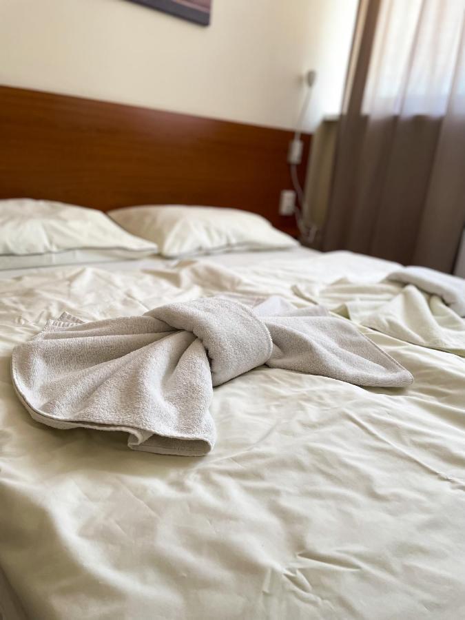 Öreg-tó Hotel és Rendezvénytér Tata Esterno foto