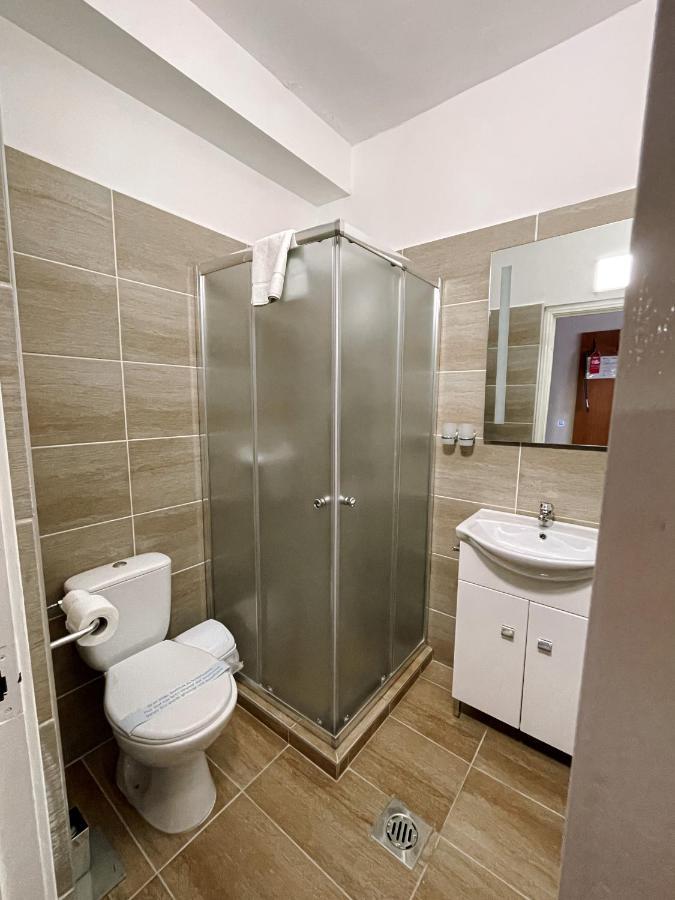 Öreg-tó Hotel és Rendezvénytér Tata Esterno foto