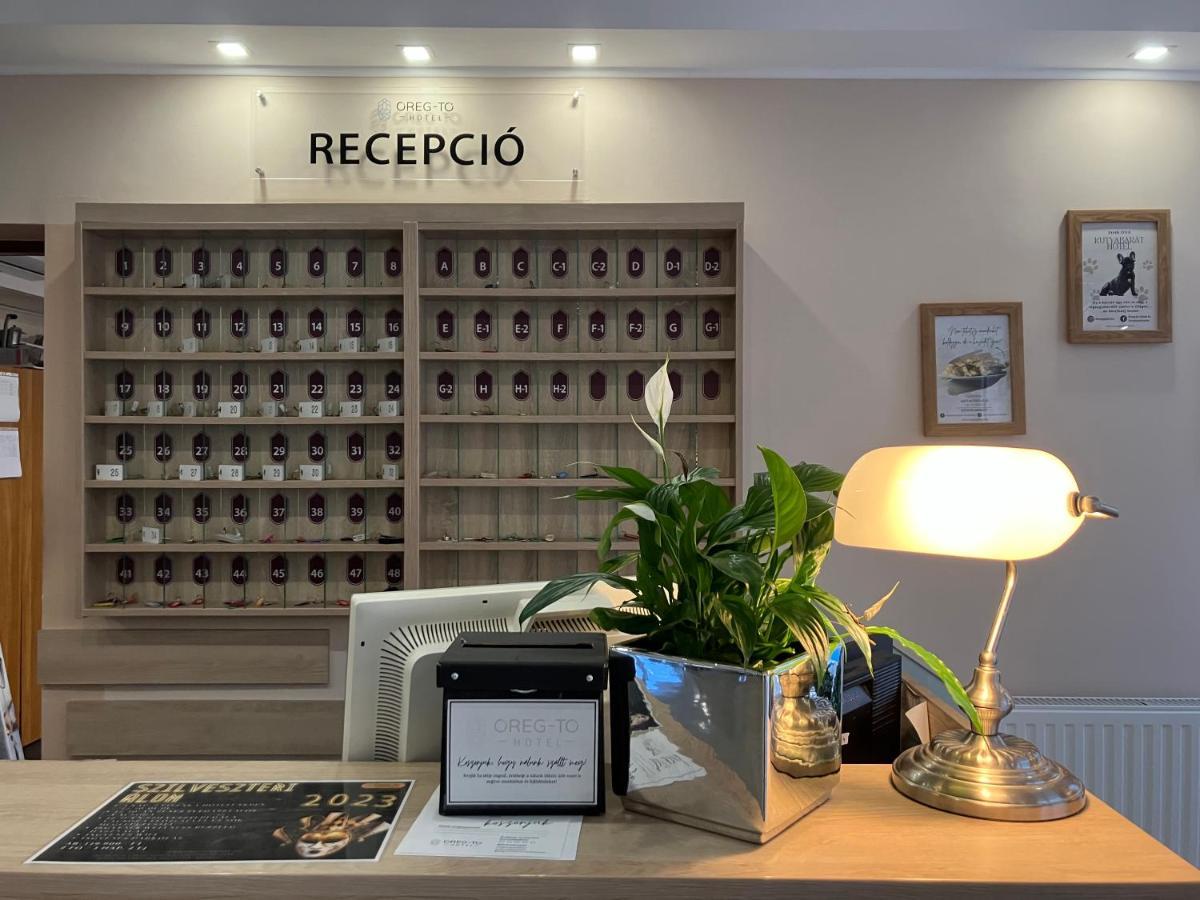 Öreg-tó Hotel és Rendezvénytér Tata Esterno foto