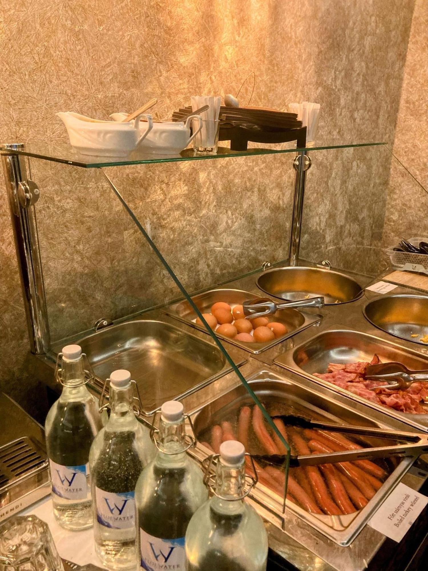Öreg-tó Hotel és Rendezvénytér Tata Esterno foto